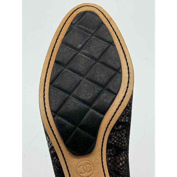 Chanel Black Gold Embossed Lace Pumps *SIZE 36C*Very nice Vintage Condition - Picture 11 of 16